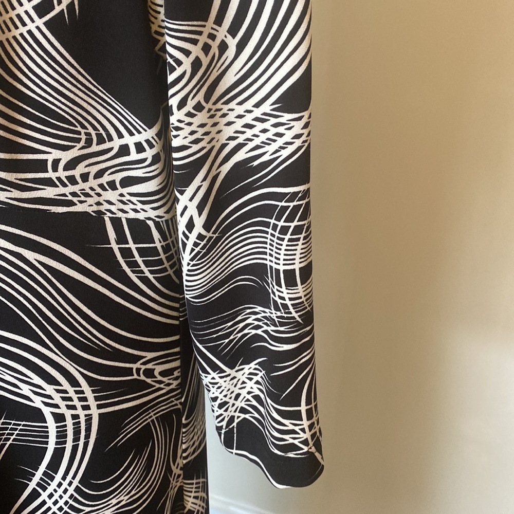 PRE-OWNED WOMEN’S ISADORA COLLECTION, BLACK & WHITE SHEATH DRESS - Picture 6 of 12